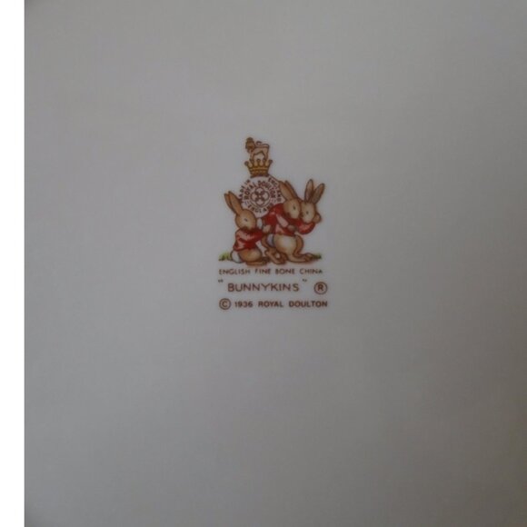 Royal Doulton 1936 Bunnykins 8" plate At The General Post Office Scene  3545 - Picture 5 of 6
